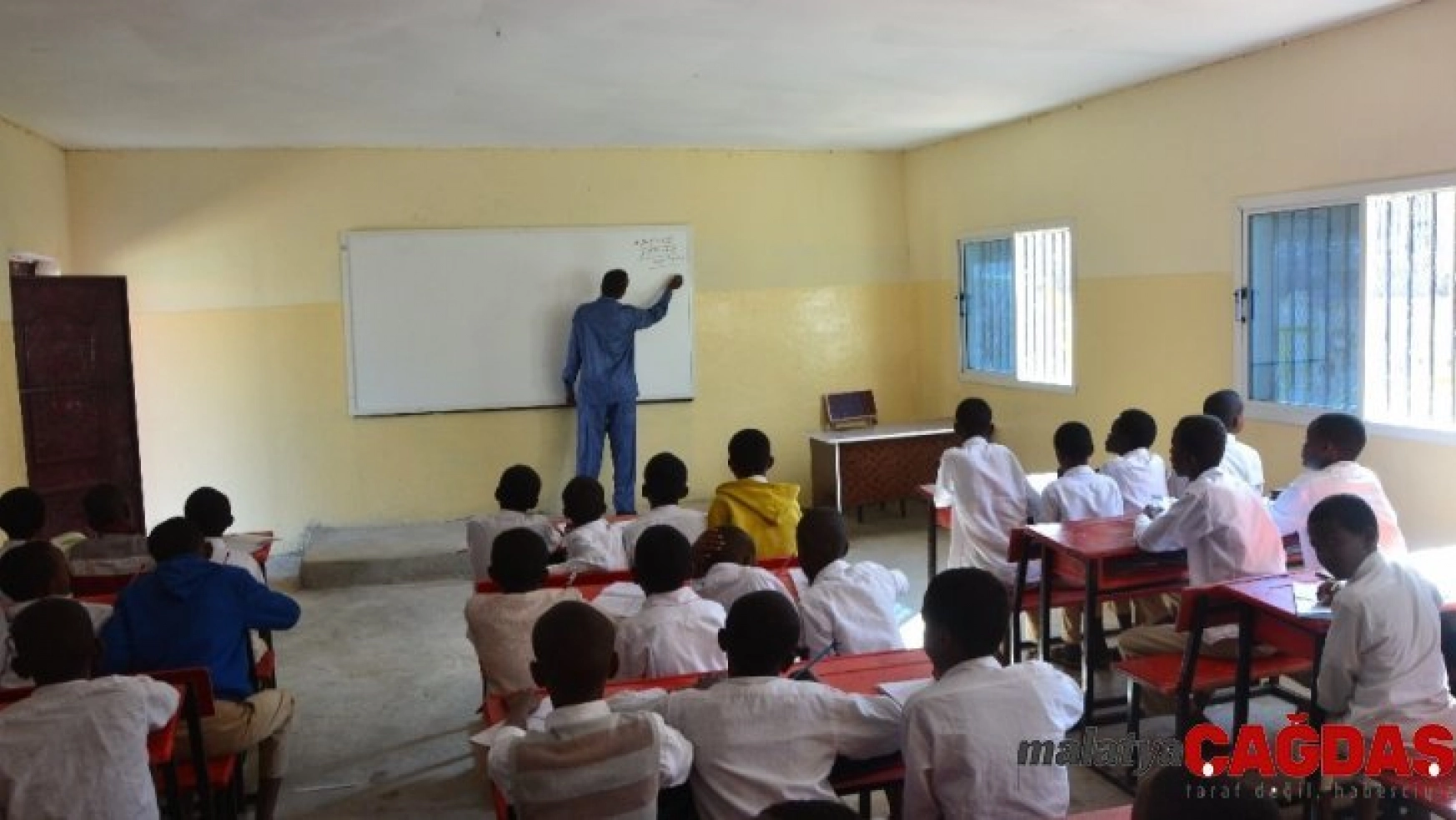 TİKA Somaliland'de okul yeniledi