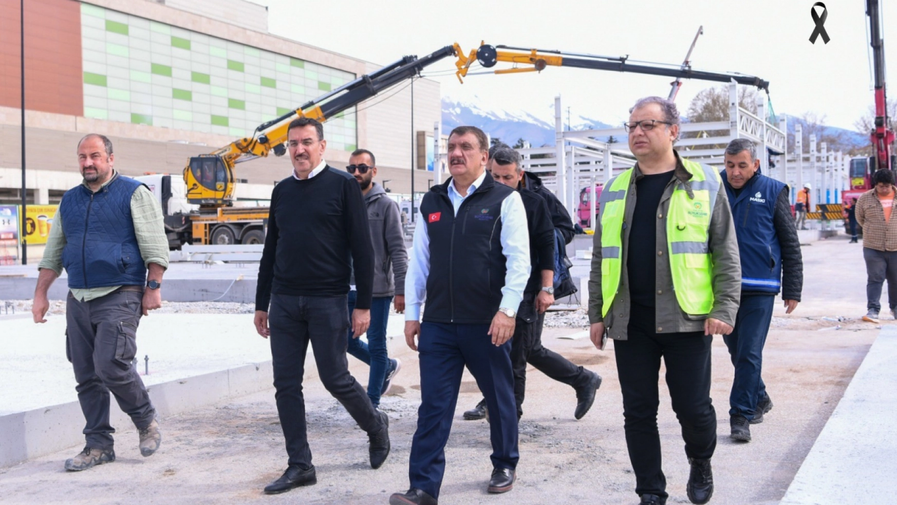 Tüfenkci ve Gürkan, geçici işyerleri inşaatını incedi