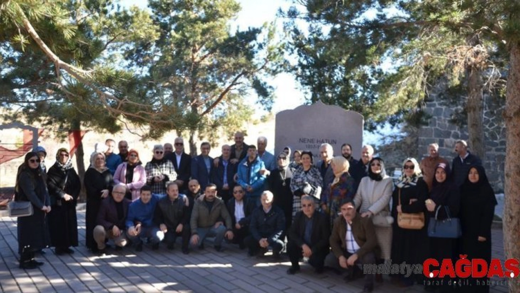 Türkiye'nin farklı bölgelerinden gelen edebiyatçılar Erzurum'u gezdi