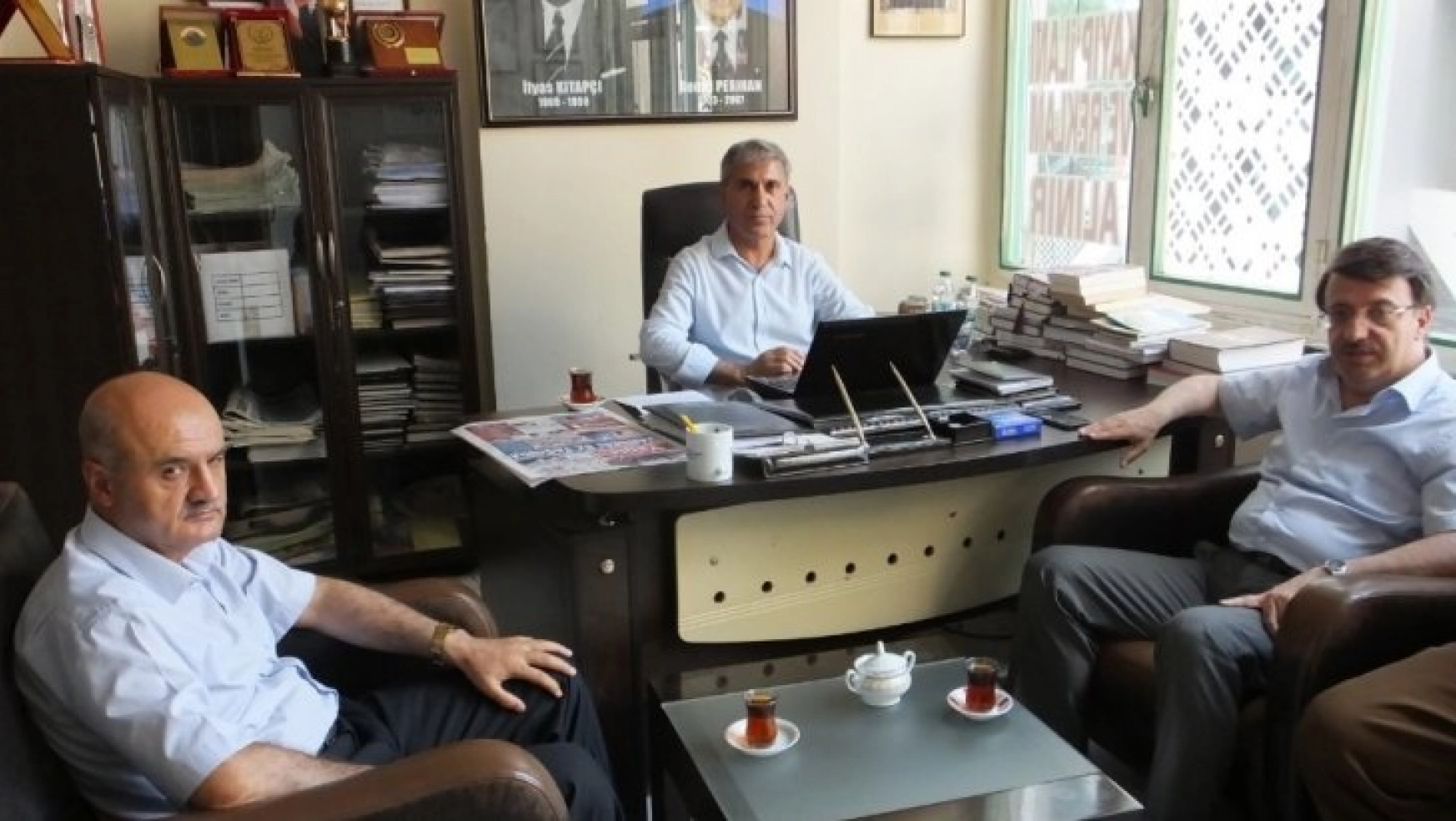 Türkmenoğlu'ndan Vansesi Gazetesi'ne tebrik ziyareti