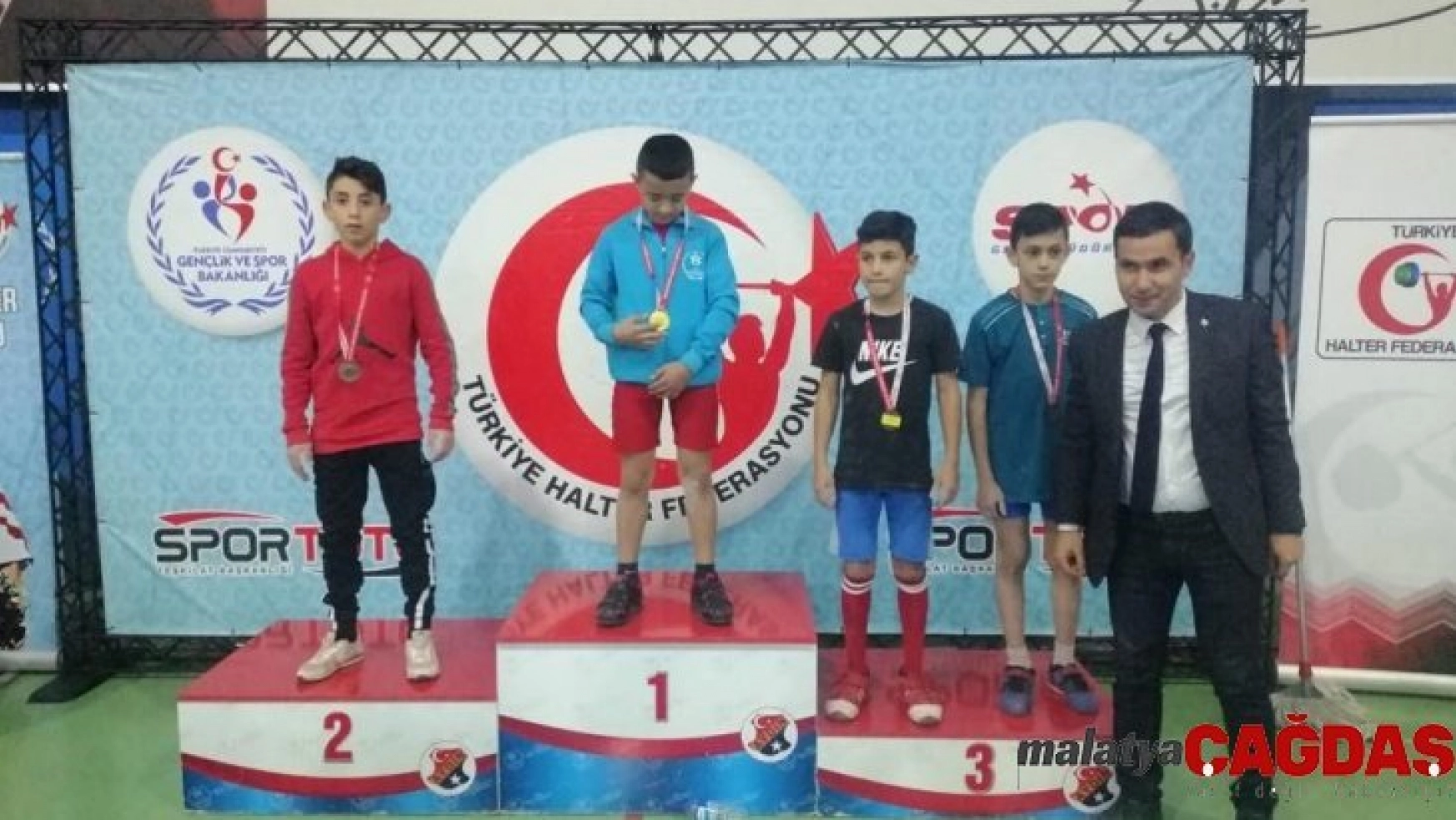 Uşaklı öğrenci 'Halter Şampiyonası'nda' Türkiye 2. oldu