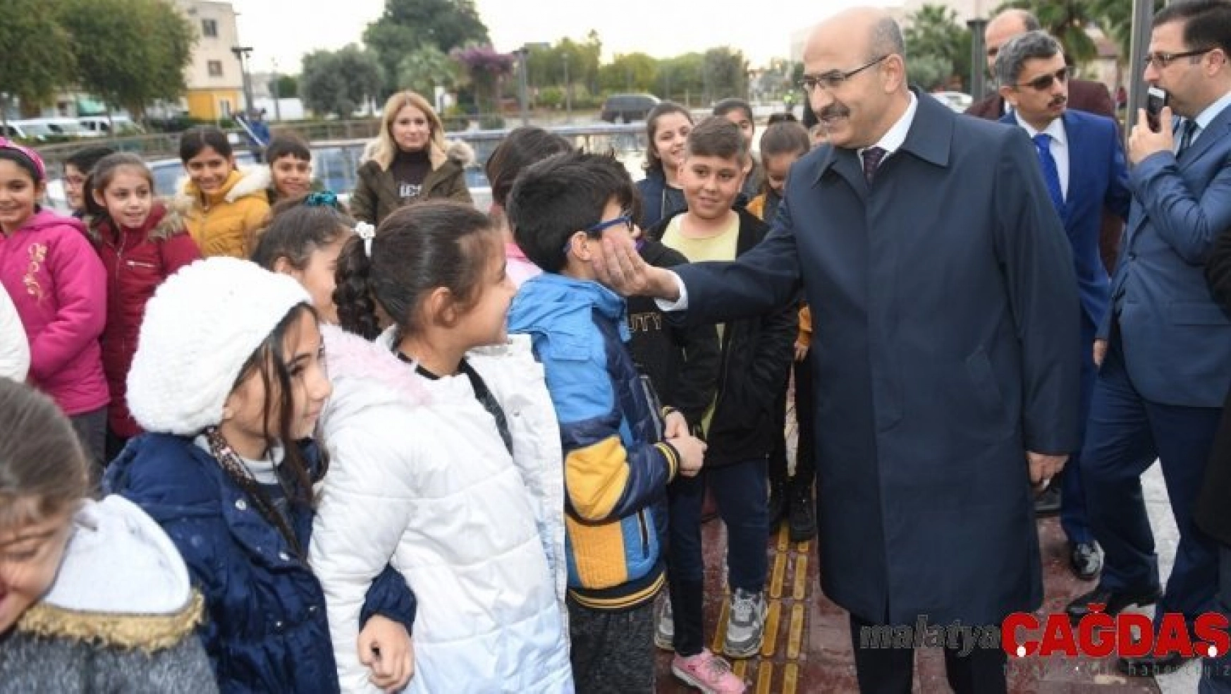 Vali Demirtaş, 'Sinemaya Gitmeyen Çocuk Kalmasın' etkinliğine katıldı