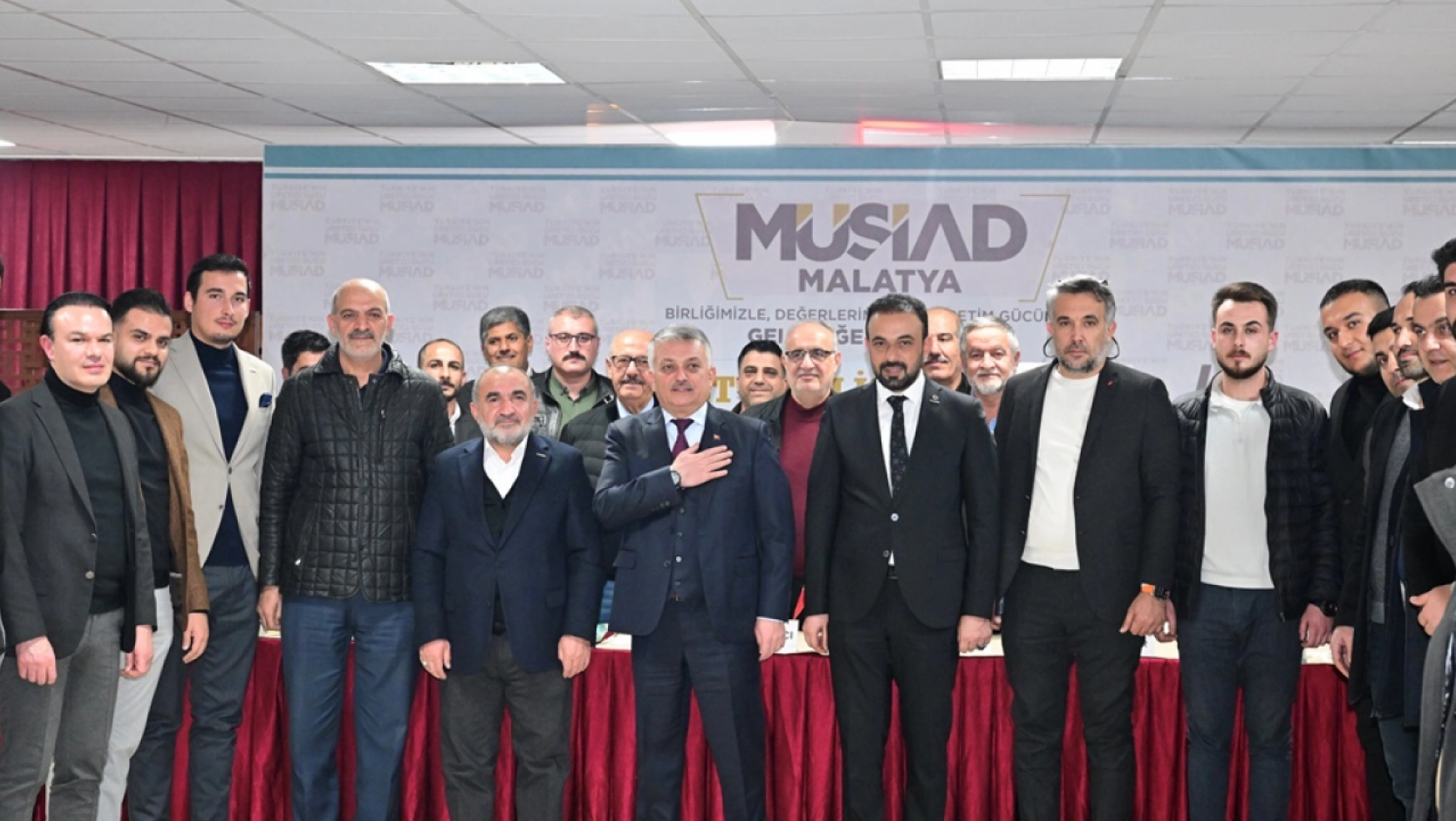 Vali Ersin Yazıcı Müsiad 'Dost Meclisi' Toplantısına Katıldı