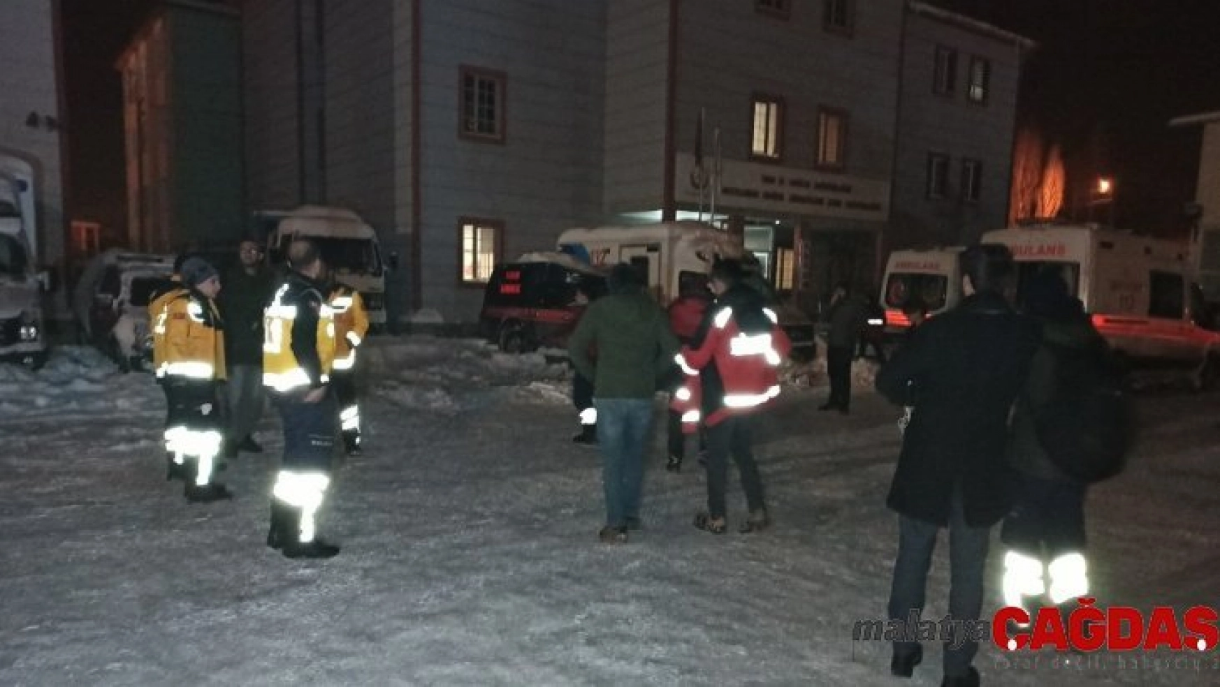 Van'dan 32 kişilik sağlık ekibi Elazığ'a gitti