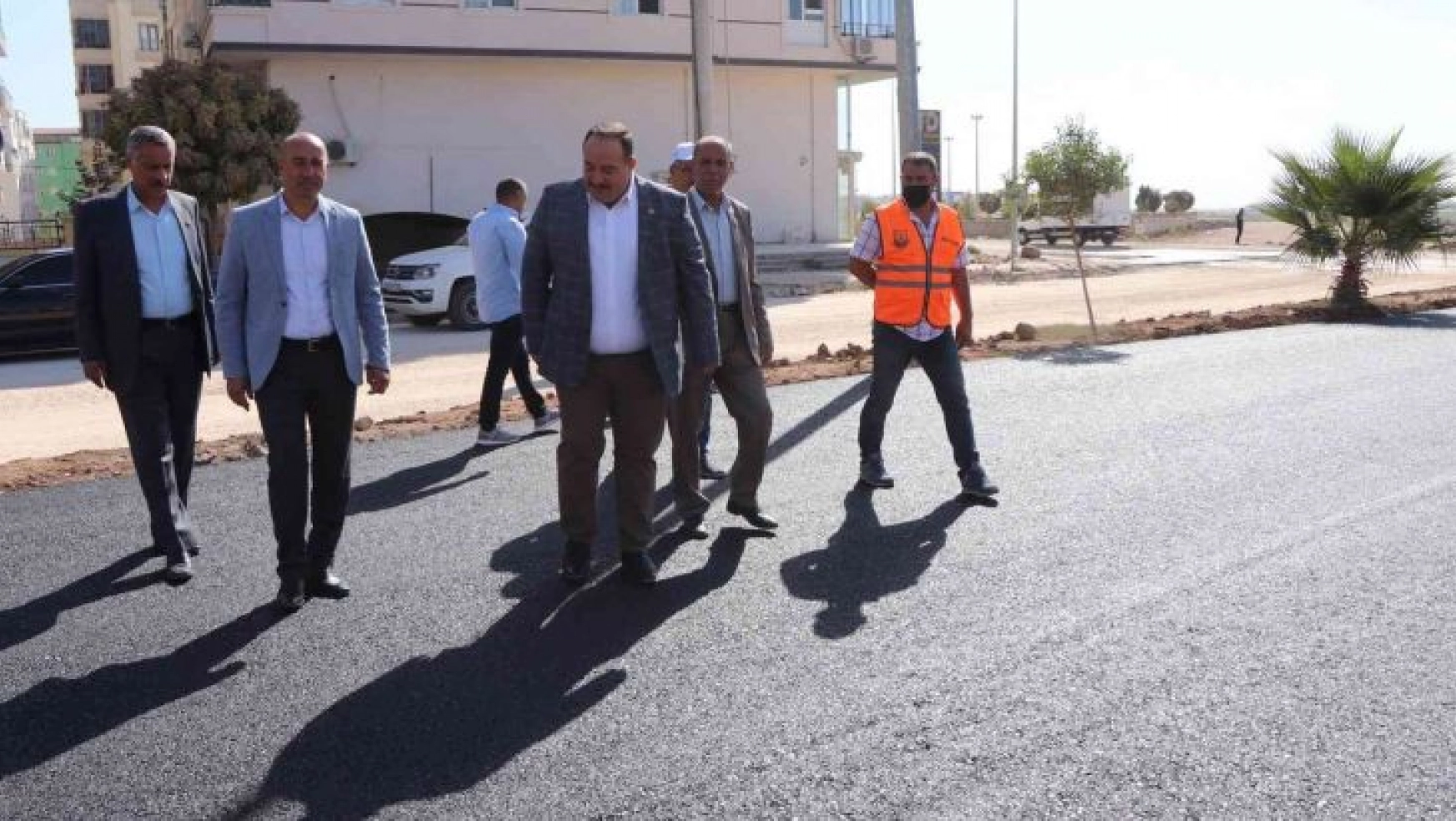 Viranşehir'de asfaltlama çalışmaları sürüyor