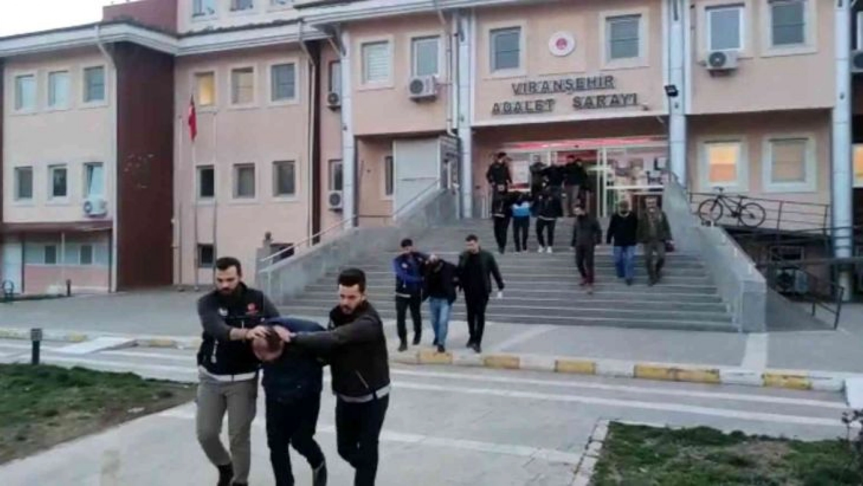Viranşehir'de uyuşturucu operasyonu: 4 tutuklama