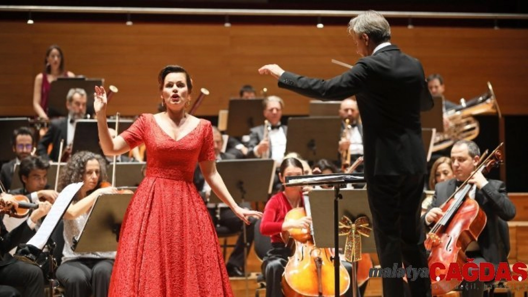 Yaşar Üniversitesi Senfoni Orkestrasından yeni yıl konseri