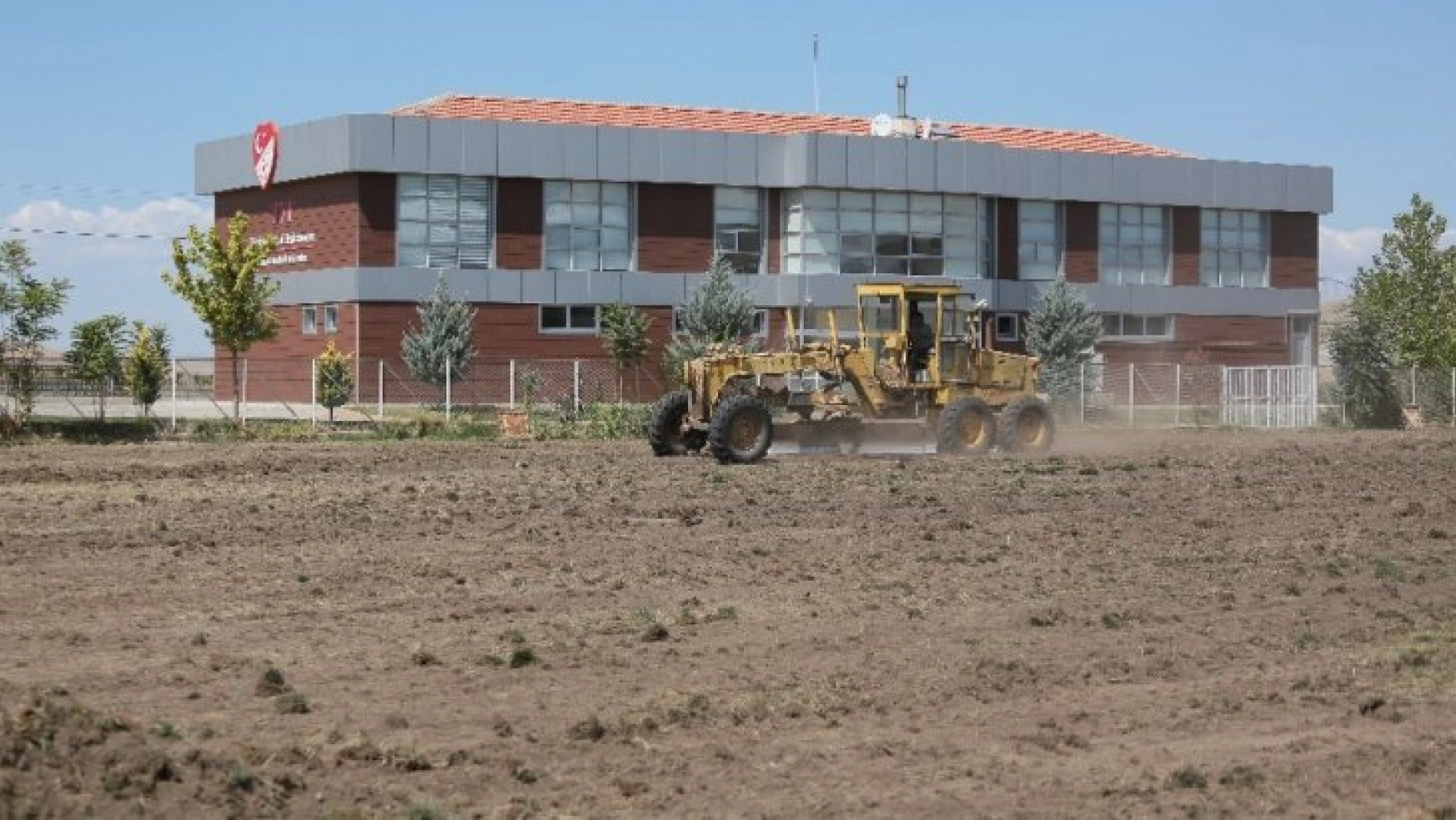 Yeni Malatyaspor Futbol Köyü projesi için ilk kazmayı vurdu