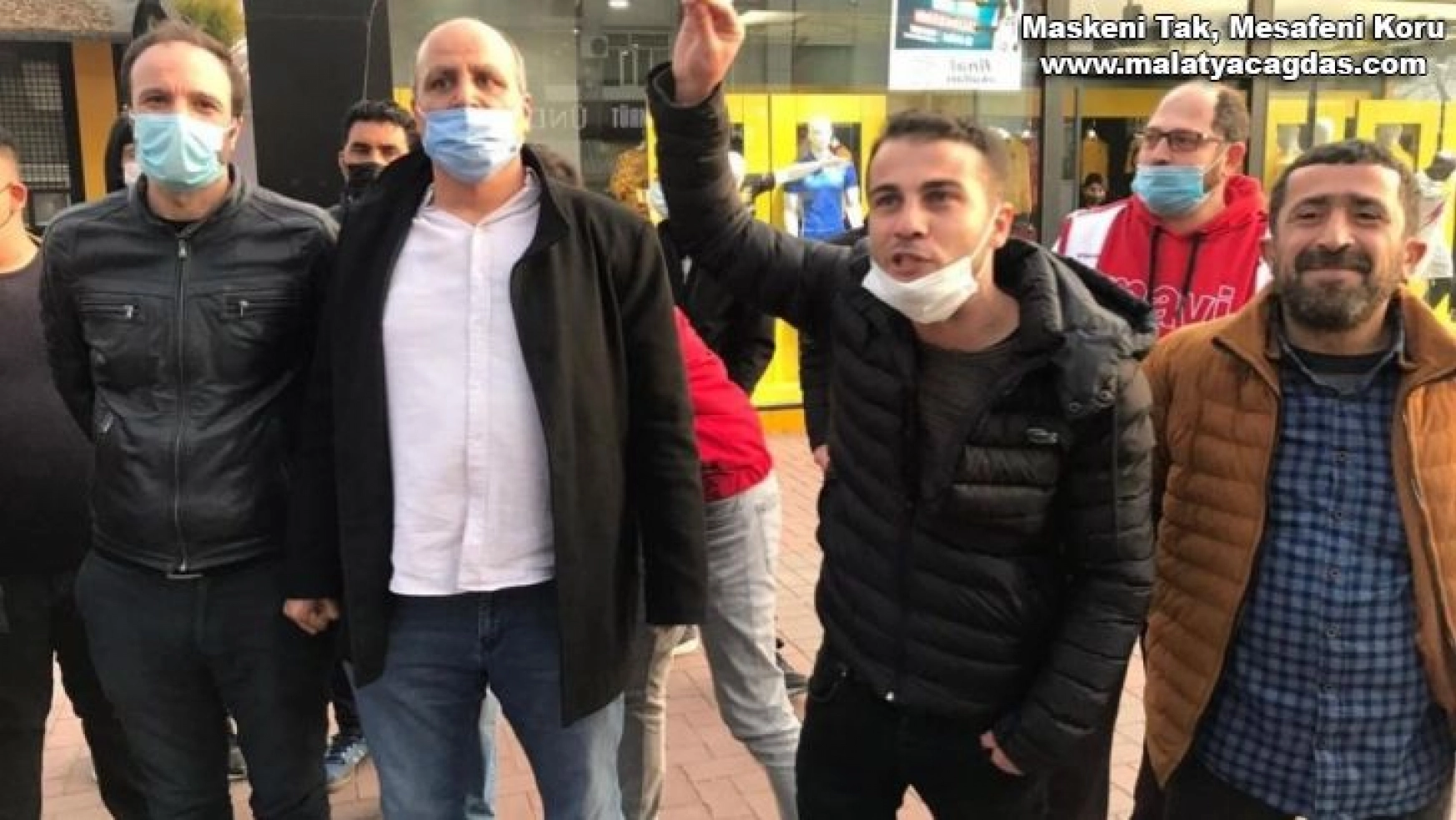 Yeni Malatyaspor mağlubiyeti taraftarı sokağa döktü