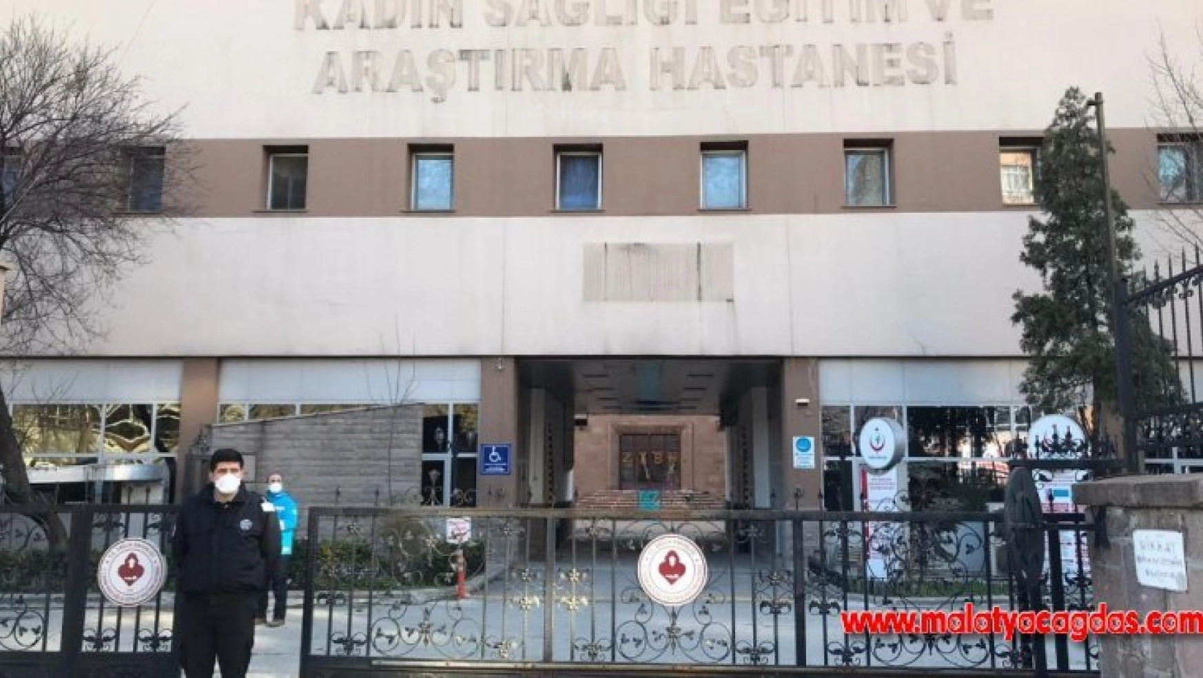 Zekai Tahir Burak Hastanesi içindeki kreşten veliler çocuklarını tahliye etti