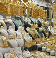 Altın Fiyatları Asya Piyasalarında Dalgalı Seyrediyor