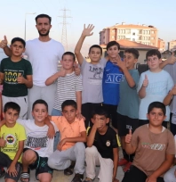 Gelinciktepe'de Renkli Akşam: 'Aile Her Şeydir' Coşkusu