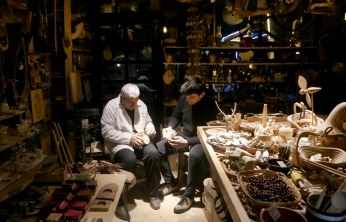 Ahşap ustası yarım asırdır mesleğini sürdürüyor