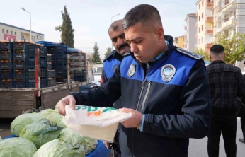 Zabıta ekiplerinden yol güvenliği ve pazar denetimi