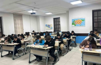 Deneme sınavına bin 350 öğrenci katıldı