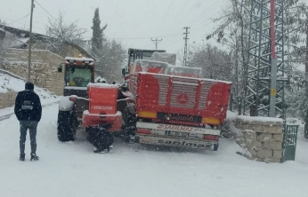 Darende'de kar yağışı etkili oluyor