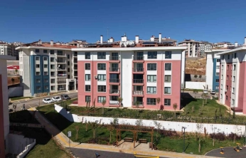 Evlerine geçen Adıyamanlı depremzedeler: 'Bakan Murat Kurum, her zaman yanımızda'