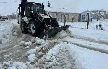 Doğanşehir'de Kar Seferberliği: Belediye Ekipleri 7/24 Sahada