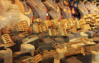 Küresel piyasalar altını vurdu: Gram ve ons altın düşüşte