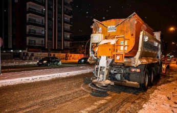 Malatya Büyükşehir Belediyesi karla mücadelede 7/24 sahada
