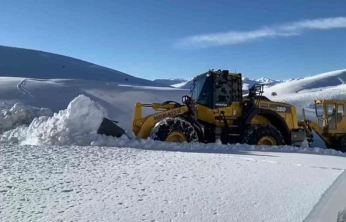 Karla mücadele çalışmaları devam ediyor