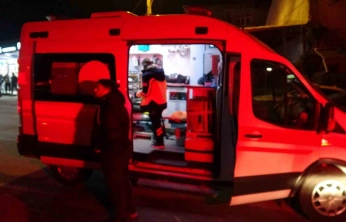 Dur ihtarına uymayan motosikletli kaza yaptı