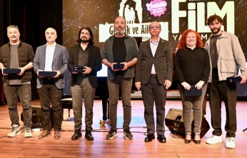 1. Kısa Film Yarışması'nın ödülleri törenle sahiplerini buldu
