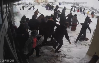 7,6'lık depremin hastanedeki panik anları kamerada