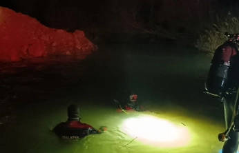 Gölete giren genç hayatını kaybetti