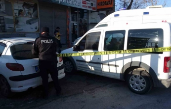 Malatya'da kalp krizi geçiren sürücünün kaza anı kamerada