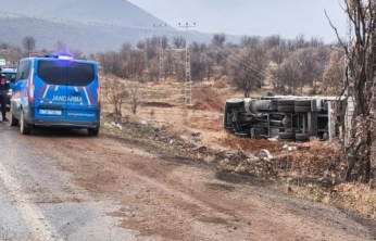 Kontrolden çıkan kamyon devrildi: 1 yaralı