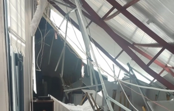 Malatya'da mevlit salonunun çatısı kardan çöktü