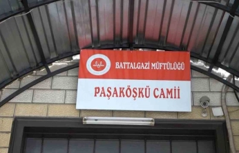 Paşaköşkü Camisi'nin hasarlı minaresi onarılıyor