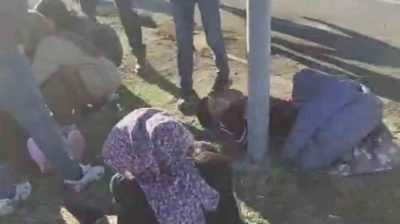 İki otomobil çarpıştı: 1 ölü, 8 yaralı