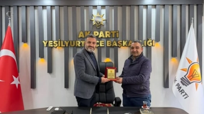 AK Parti Yeşilyurt'ta Teşkilat Çalışmalarına Teşekkür Plaket