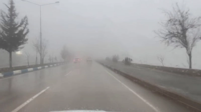 Besni'de yoğun sis ve sağanak etkili oldu