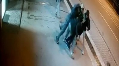 Hırsını alamayan saldırganlardan biri şahsın kulağı ısırarak kopardı