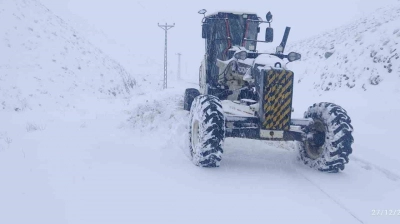 Elazığ'da kar etkili oldu: 482 köy yolu ulaşıma kapandı