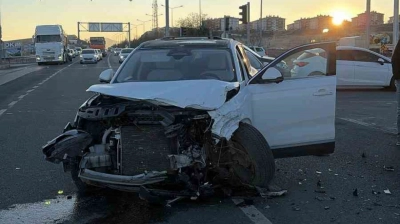 Elazığ'da minibüs ile cip çarpıştı: 2 yaralı