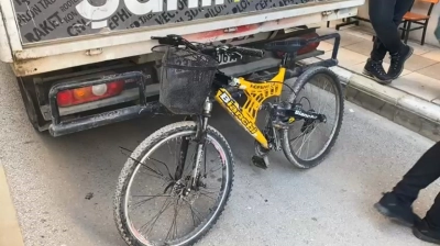 Elazığ'da pikaba çarpan bisikletli yaralandı