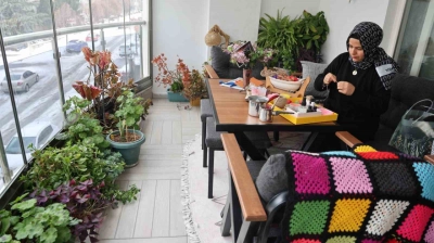 Ev hanımının azmi: 20 belge aldı ve 300 öğrenciye usta oldu