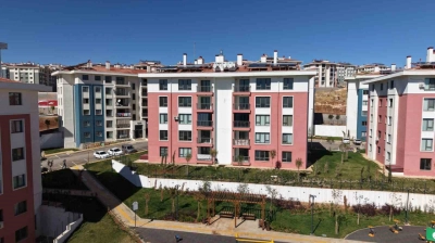 Evlerine geçen Adıyamanlı depremzedeler: 'Bakan Murat Kurum, her zaman yanımızda'