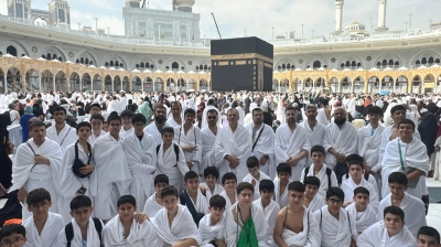 Hafızlara belgeleri umrede takdim edildi