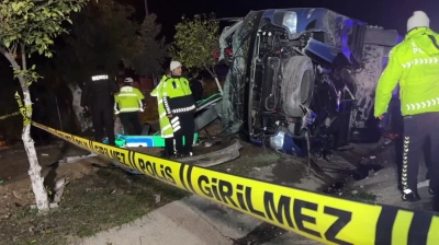 Sarıçam'da otobüs kazası: 8 kişi ambulanslarla hastanelere kaldırıldı