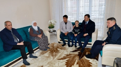 Şehit ailelerine anlamlı ziyaret