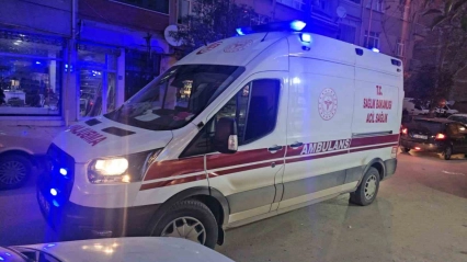 Elazığ'da motosiklet yayaya çarptı: 2 yaralı