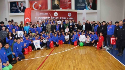 Madalyalar deprem şehitlerinin anısına verildi