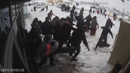 7,6'lık depremin hastanedeki panik anları kamerada