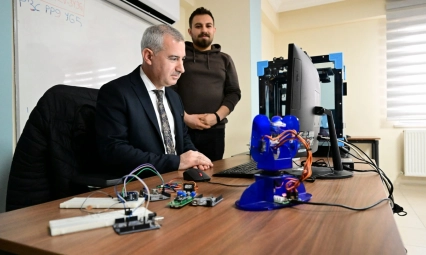 Başkan Çınar, Robotik Kodlama Eğitiminde Örnek Bir İlçe Olacağız