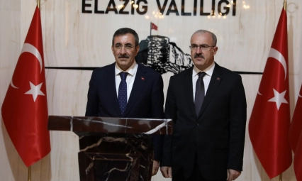 Cumhurbaşkanı Yardımcısı Cevdet Yılmaz, Elazığ Valiliğini ziyaret etti